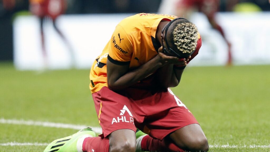 victor osimhen ofsayta takiliyor m6NGjGqN