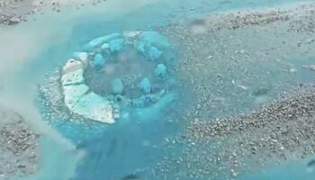 yalovada rogardan tasan mavi renkli su gida boyasi cikti mLlp5CKE