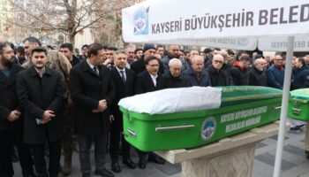 yangin faciasinda vefat eden eslem uyanikin cenazesi kayseride topraga verildi Q4gwbpbv