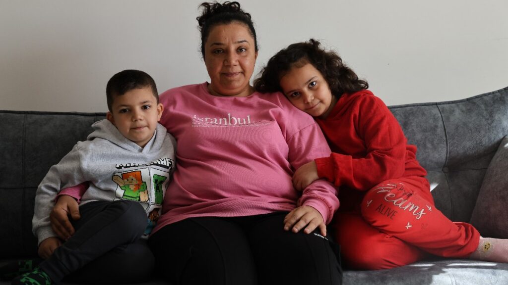 adanada depremzede aile yeni yuvalarinda huzuru buldu WjUvPNMA