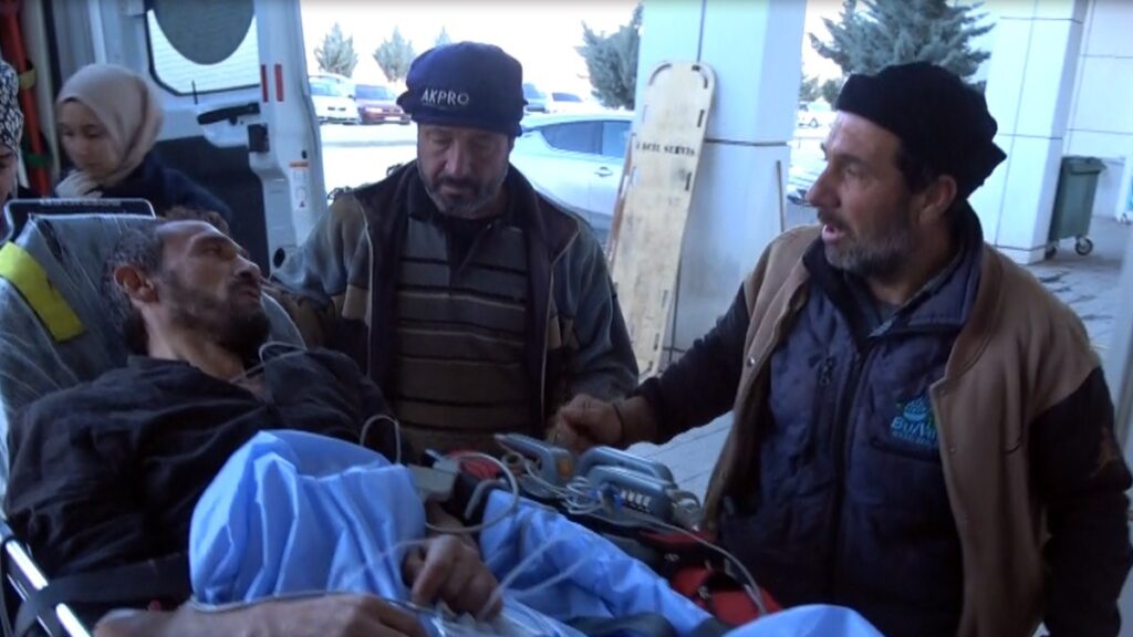 aksarayda akima kapilan isciden arkadasina yurek yakan konusma Zx3yFRnY