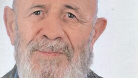 aksarayda kar yagisini izlemek isteyen eski baskan pencereden dustu hayatini kaybetti 97b53KEM