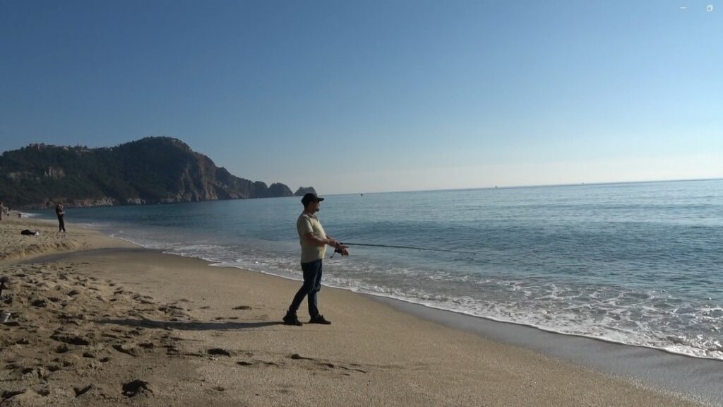 alanyada sicaklik 20 derecenin uzerine cikti plajlar doldu Fgv6fxCE