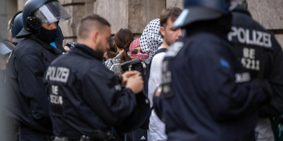 almanyada gazeteciye siddet uygulayan polise para cezasi 0 fYGDJgew