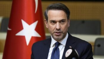 alparslan bayraktar elektrik faturalarinda 40 milyon abonede fiyat artisi olmayacak Ofni3iy1