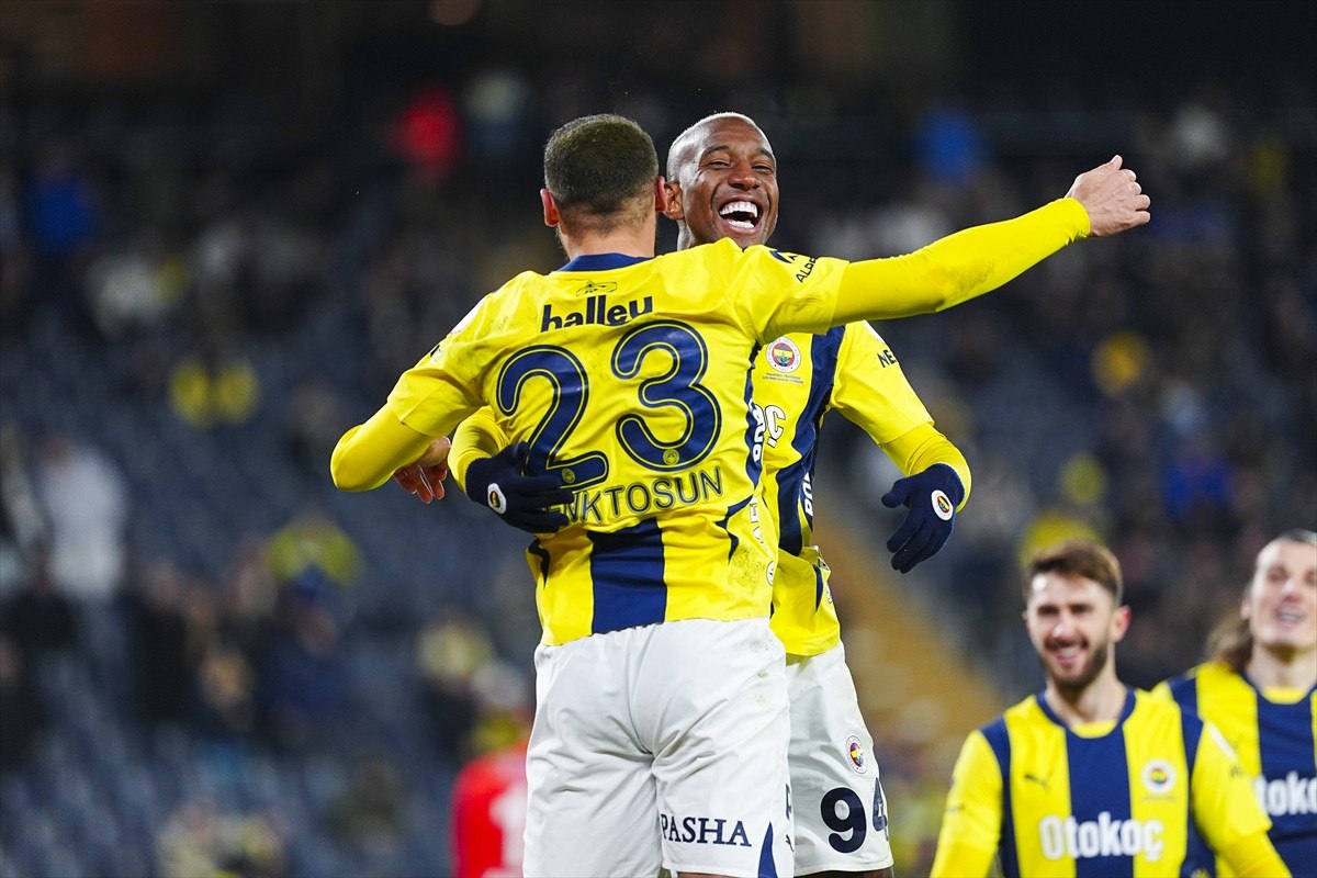 anderson talisca ve cenk tosundan klasiklesen sevinc 0 Kq1R9wMr