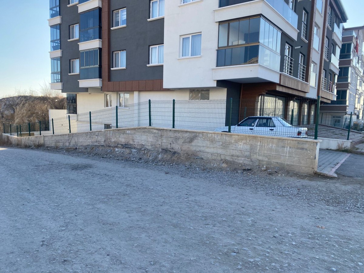 Ankara'da başıboş köpek dehşeti: Hamile kadına saldırdılar 3 ankarada basibos kopek dehseti hamile kadina saldirdilar 2 JEOTmkcq