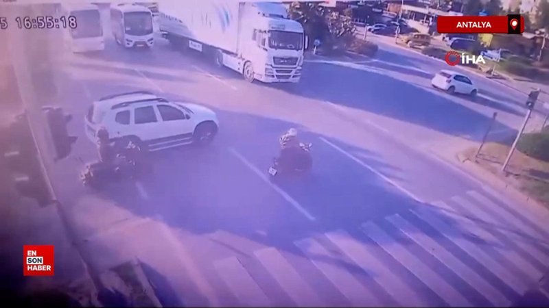 antalayda kirmizi isikta gecen tira carpti gTaPFuNR