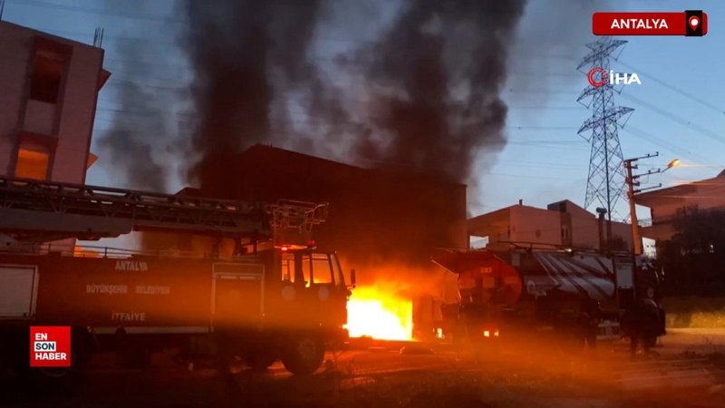 antalyada babasinin evini yakip itfaiyecilerin yangina mudahalesini engelledi FP6PQVkS