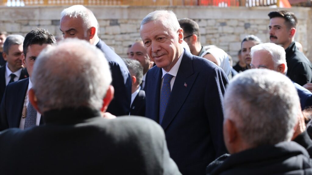 antalyada cumhurbaskani erdogani goren vatandaslarin heyecani wPNiIMk9