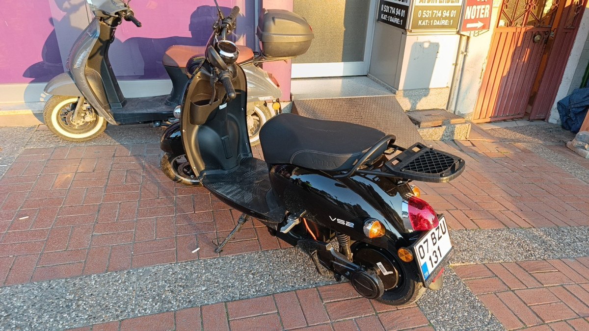 antalyada devrilen motorlu bisikletteki iki kisi yaralandi 0 XFgmWQca