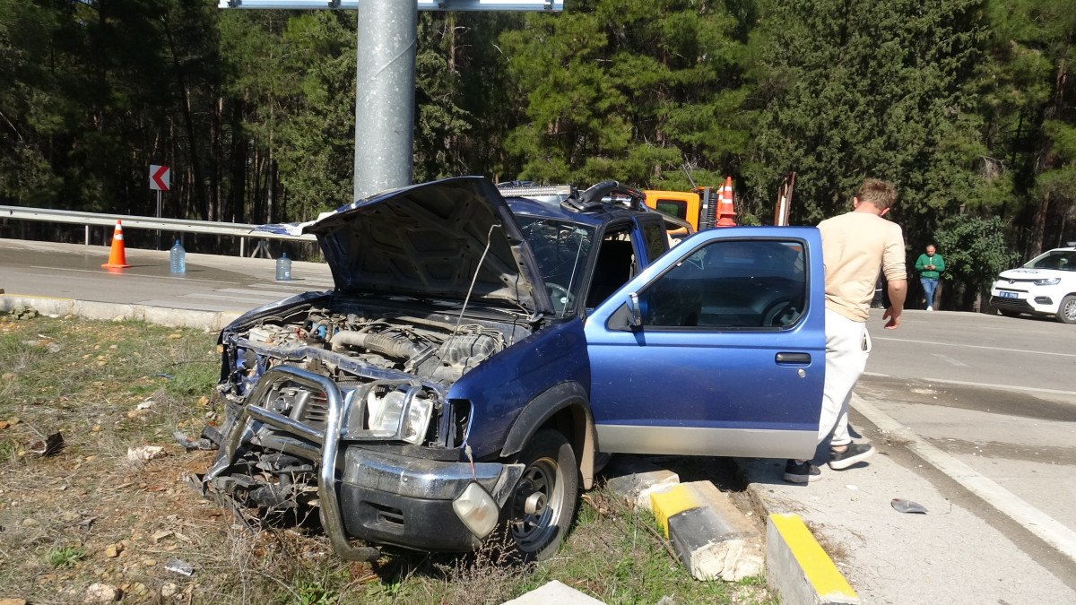antalyada emniyet kemeri sayesinde hayata tutundu 1 tXSkS3ul