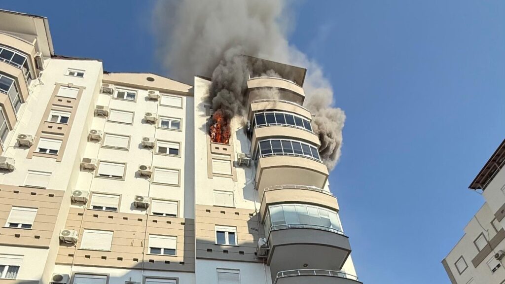 antalyada torununa pisi yapmak isterken felaketin esiginden donuldu Jlz6PtGH