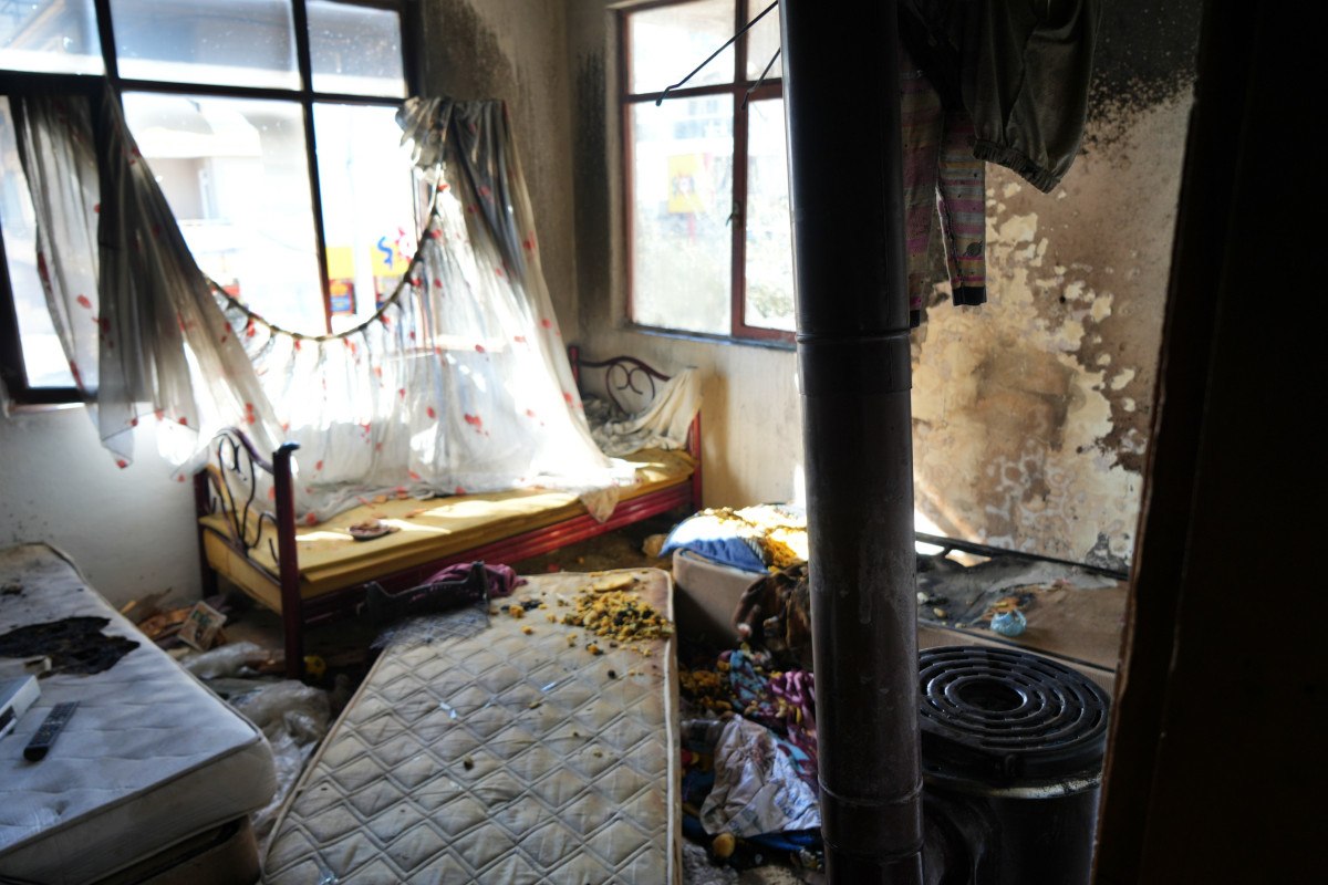 Antalya'da yangından kurtarılan çocuk: Beni hastaneye götürmeyin annemin parası yok 3 antalyada yangindan kurtarilan cocuk beni hastaneye goturmeyin annemin parasi yok 2 PGd8hUUW