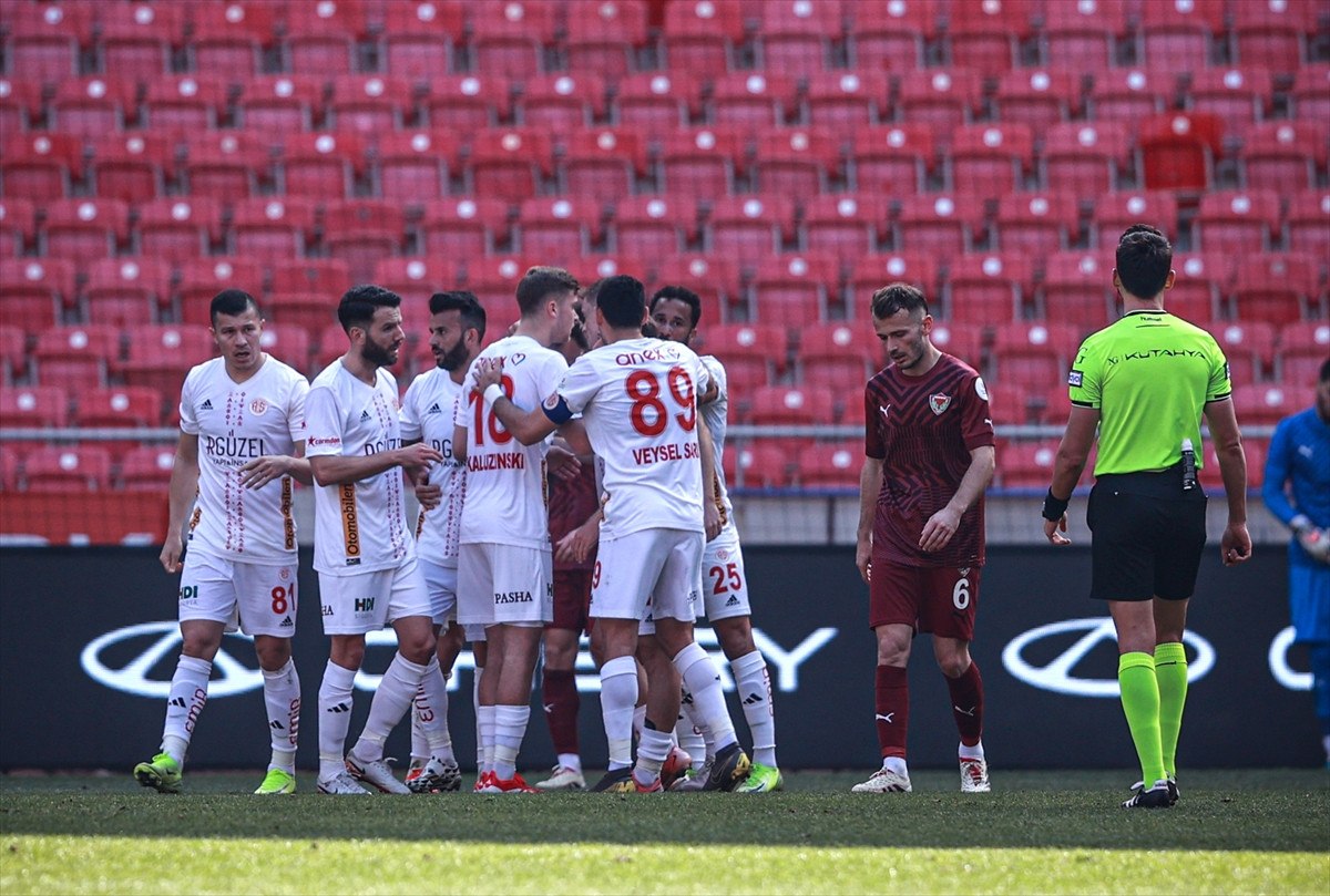 Antalyaspor, Hatayspor'u mağlup etti 1 antalyaspor hataysporu maglup etti 0 E5XP2JZr