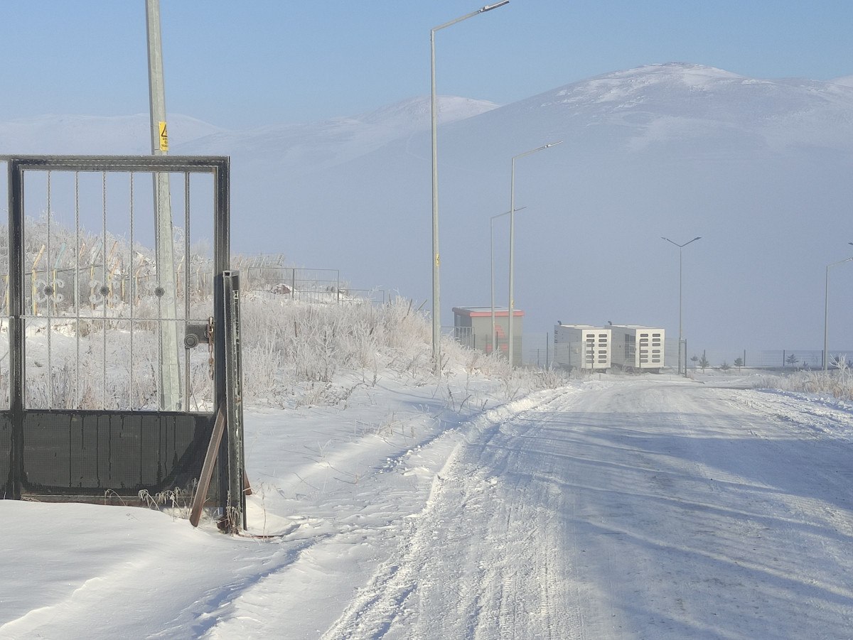 ardahanin gole ilcesi buz kesti eksi 323 1 W8gvyUuG