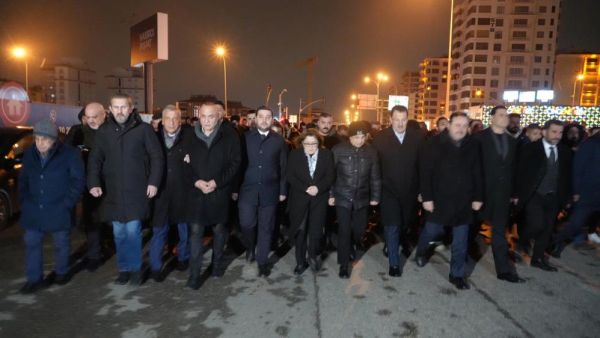 asrin felaketinin 2nci yil donumu kaybedilenler anisina sessiz yuruyusler duzenlendi 10 KUVQi4pv