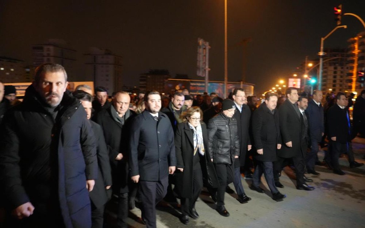 asrin felaketinin 2nci yil donumu kaybedilenler anisina sessiz yuruyusler duzenlendi 11 NYD5Ltdd