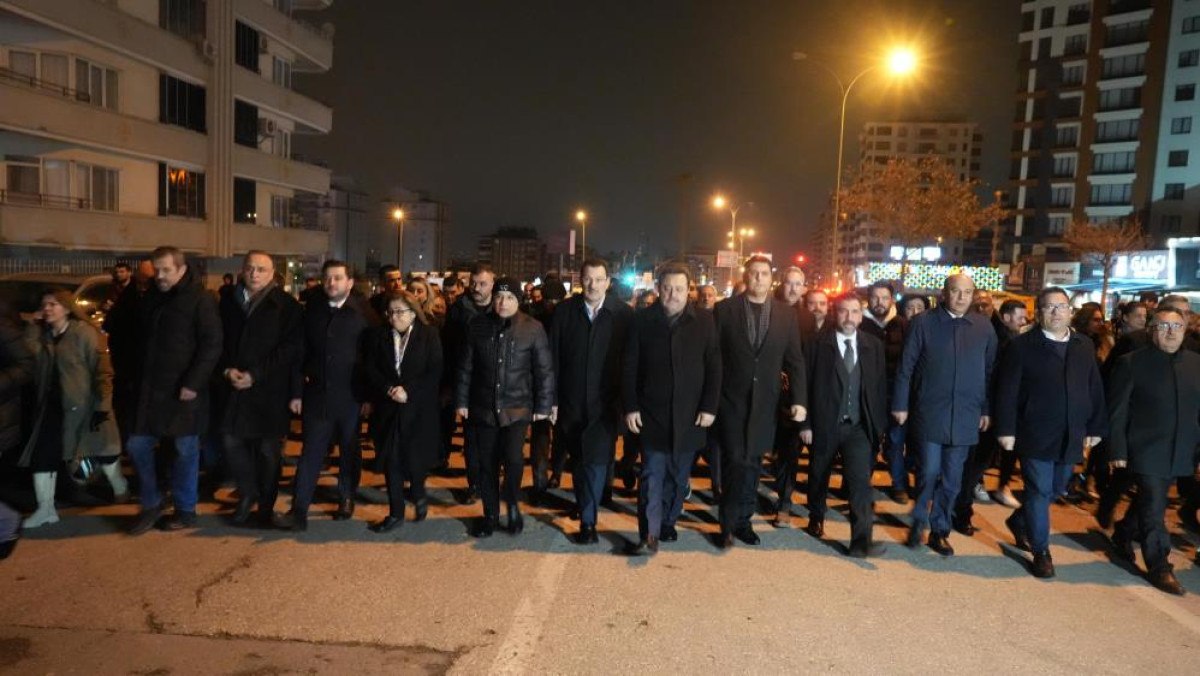 asrin felaketinin 2nci yil donumu kaybedilenler anisina sessiz yuruyusler duzenlendi 2 TkdEaRfU