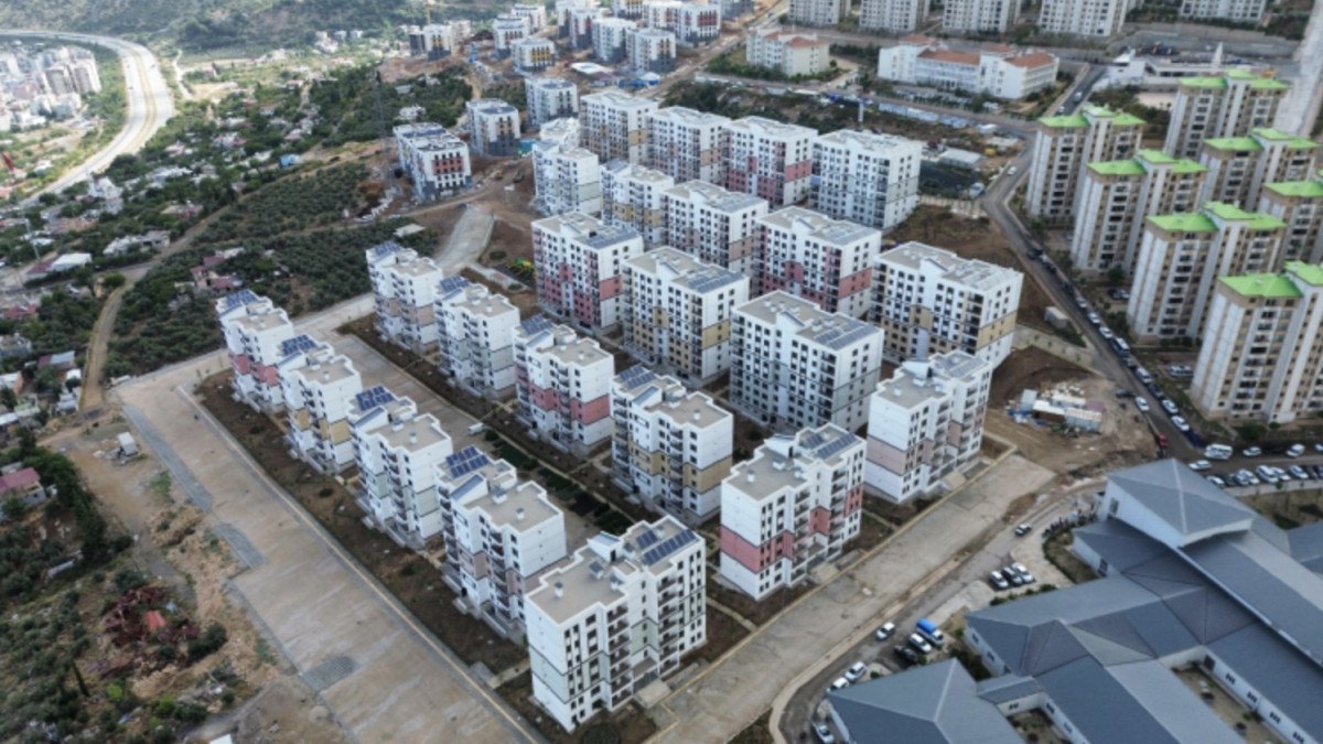 asrin felaketinin ikinci yili binlerce insan hayatini kaybetti 2 7IMRESvE