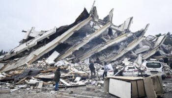 asrin felaketinin ikinci yili binlerce insan hayatini kaybetti VpfZOP3M