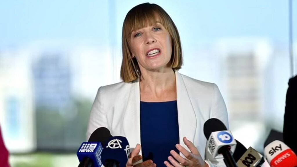 avustralyali bakan makam araciyla ogle yemegine gitti ozur diledi 6iSkqPun