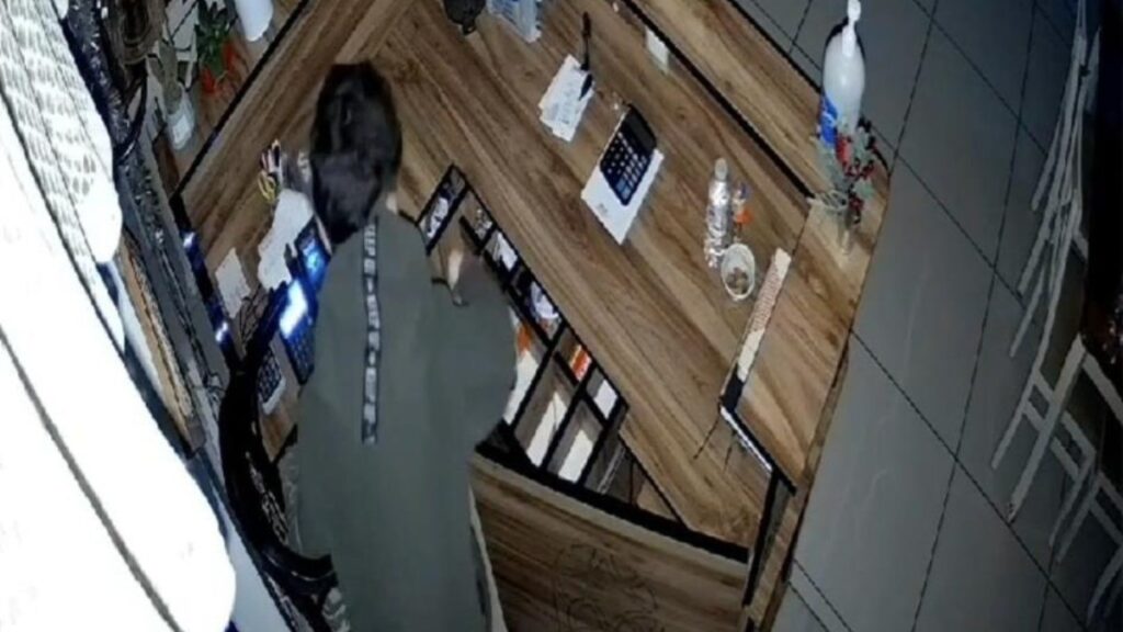 aydinda kucuk yasta cocuga hirsizlik yaptirdilar 1y1q41za