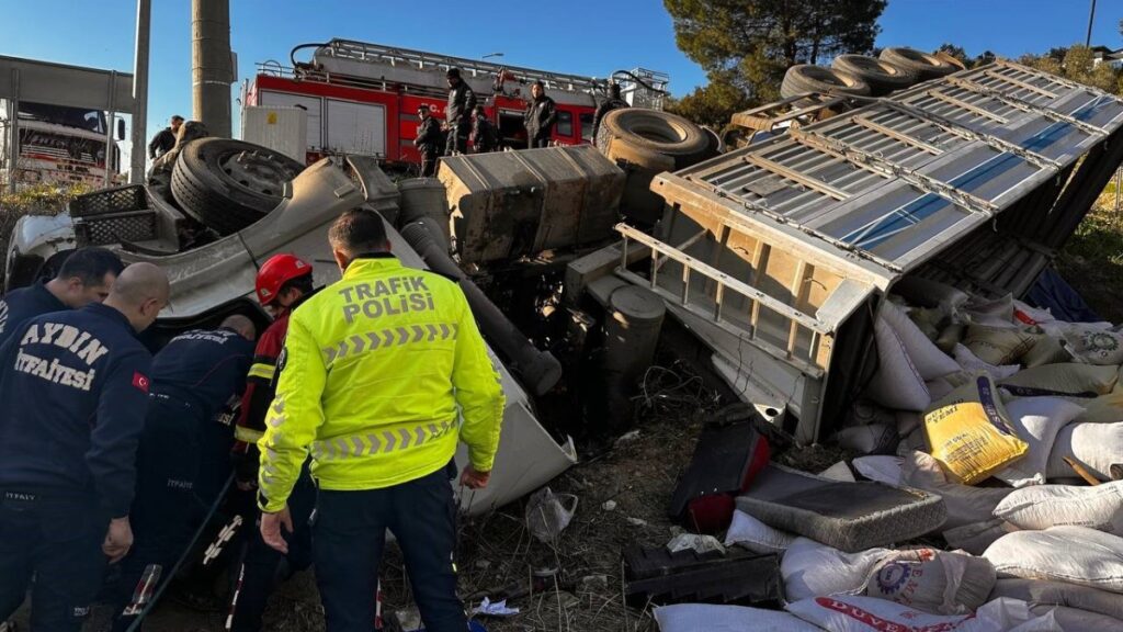 aydinda viraji alamayan tir tarlaya uctu 1 olu 3 yarali rR2eaEPm