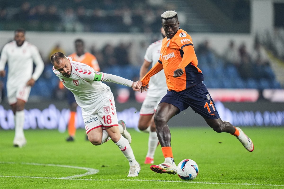 basaksehir evinde samsunspora 4 gol atti 0 hSqpE5Pu