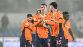 basaksehir evinde samsunspora 4 gol atti Lnk99Is4