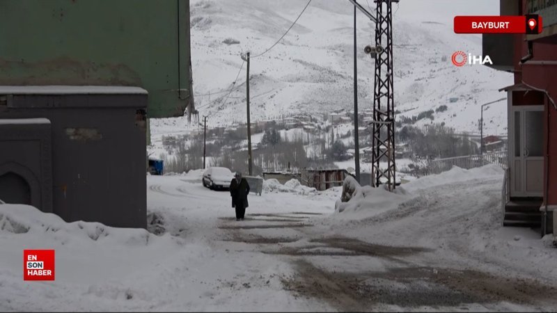 bayburtta etkili olan kar yagisi sonrasi kent beyaz ortuyle kaplandi DkQCmigj