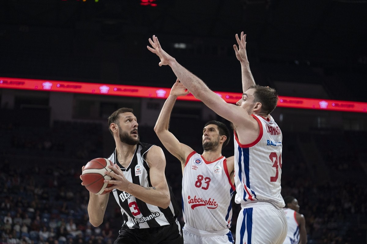 besiktas bahcesehir kolejini yendi 4 F7kJf7UW