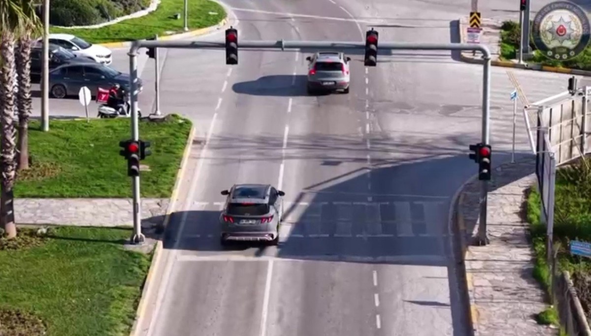 Bodrum'da drone ile trafik denetimi 1 bodrumda drone ile trafik denetimi 0 UZXPivH8