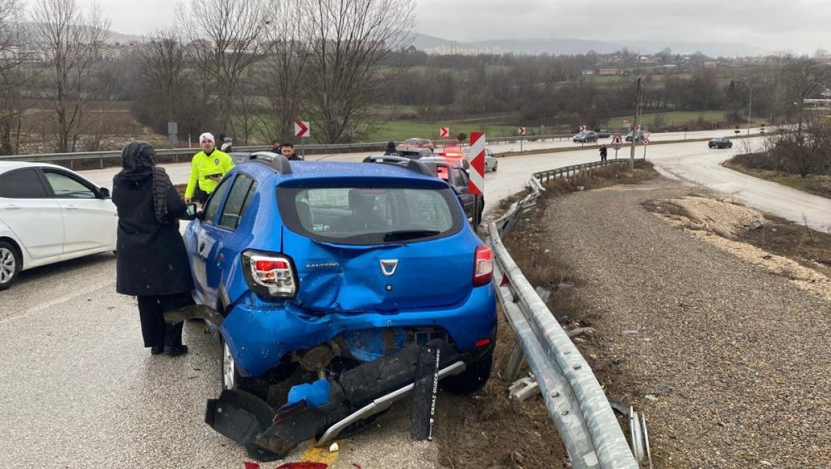 boluda kazazedeye yardim etmek istedi kendisi de kazaya karisti 2
