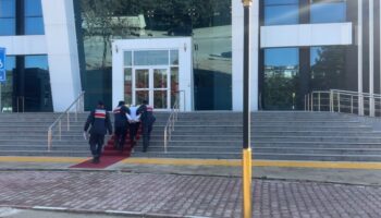 burdurda annesini dovup kacan sahis yakalandi ahbd5XbH