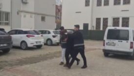 bursada altinlari calan sahte yuzbasi polisler tarafindan enselendi AYQyVR2K