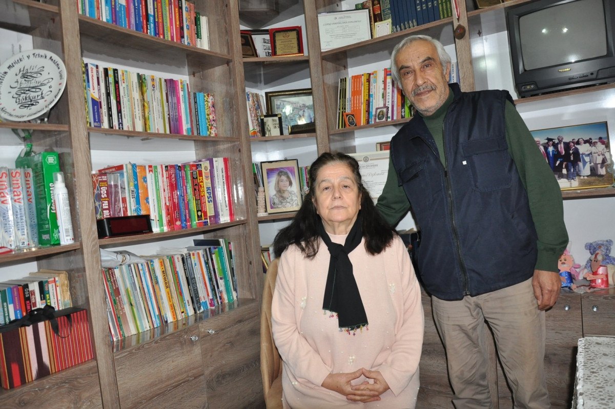 bursada emekli ogretmen 10 yilda 3 universite bitirdi 0 61VvYYyv