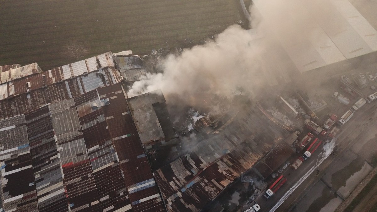 bursada geri donusum fabrikasinda yangin 6 9sRIhjGm