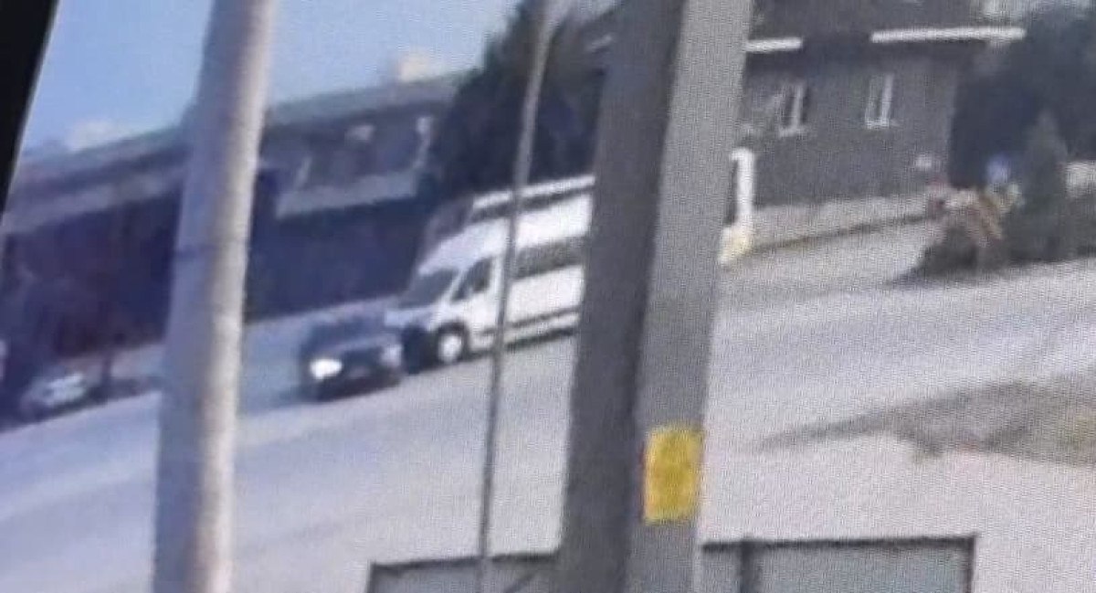 Bursa'da öğrenci servisi kaza yaptı: 10 yaralı 3 bursada ogrenci servisi kaza yapti 10 yarali 2 dFDUG6Sq