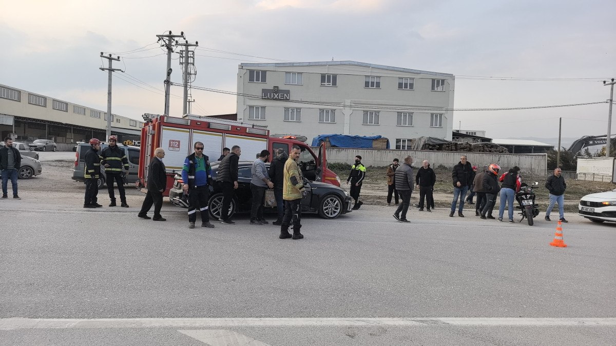 Bursa'da öğrenci servisi kaza yaptı: 10 yaralı 9 bursada ogrenci servisi kaza yapti 10 yarali 8 gEXc5UYd