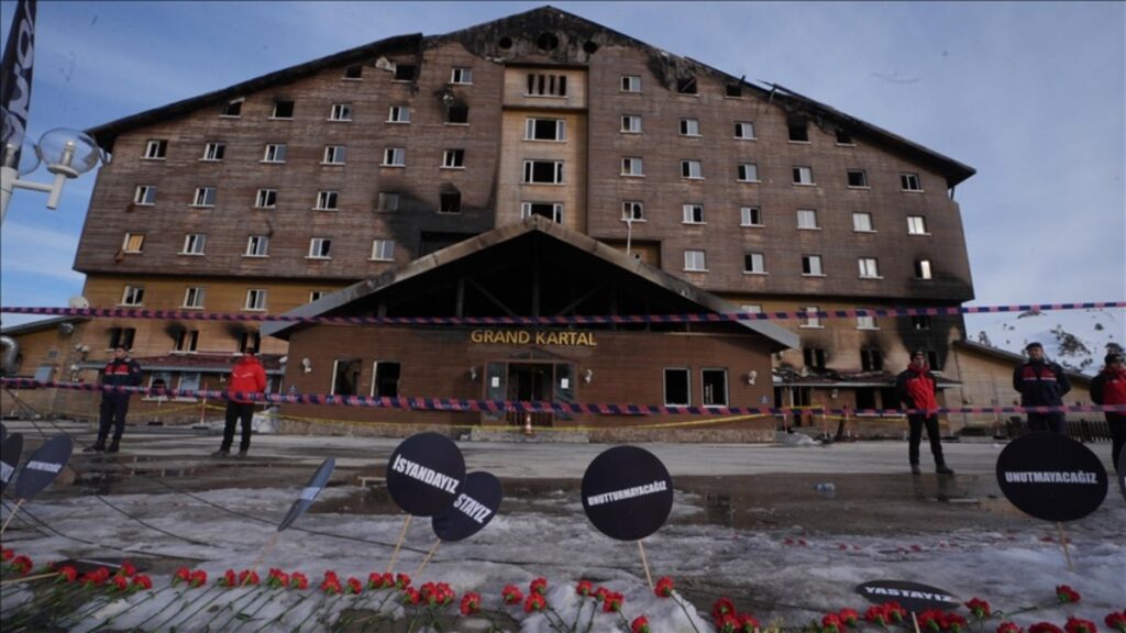 cevre ve sehircilik bakanligi kartalkayadaki yanginin ayrintili hasar tespit raporunu yayinladi e3gEIzUV