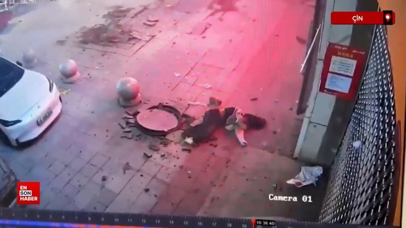 cinde kanalizasyona havai fisek atti bomba gibi patladi a1mhpubn