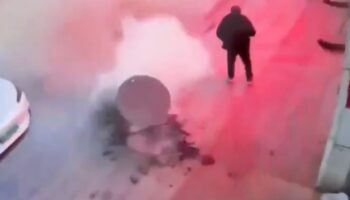 cinde kanalizasyona havai fisek atti meydana gelen patlamada agir yaralandi lAKh3jEz