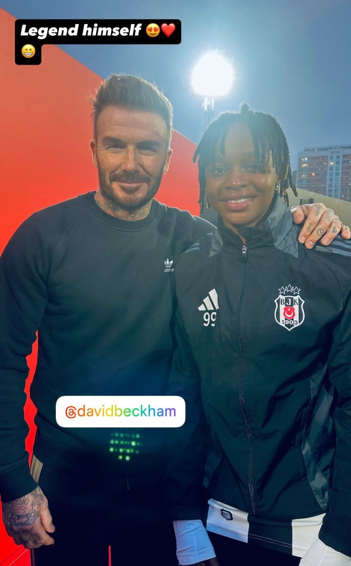 david beckham besiktasli kadin futbolcularla bir araya geldi 1 zRGmhWgh
