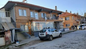 denizlide kayip kadinin cesedi komsunun bahcesindeki cuvaldan cikti XWQkvMiy