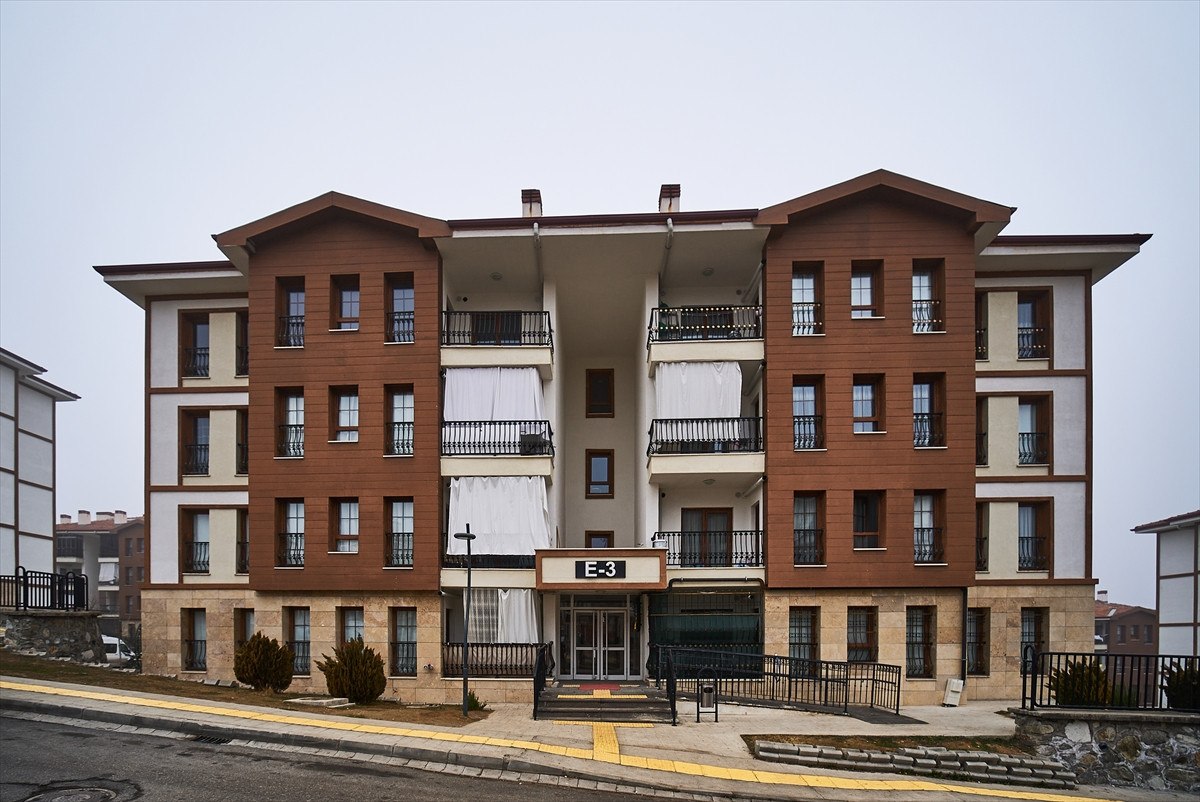 deprem bolgelerinde yil sonunda 452 bin yeni konut teslim edilecek 5 kbDTW976