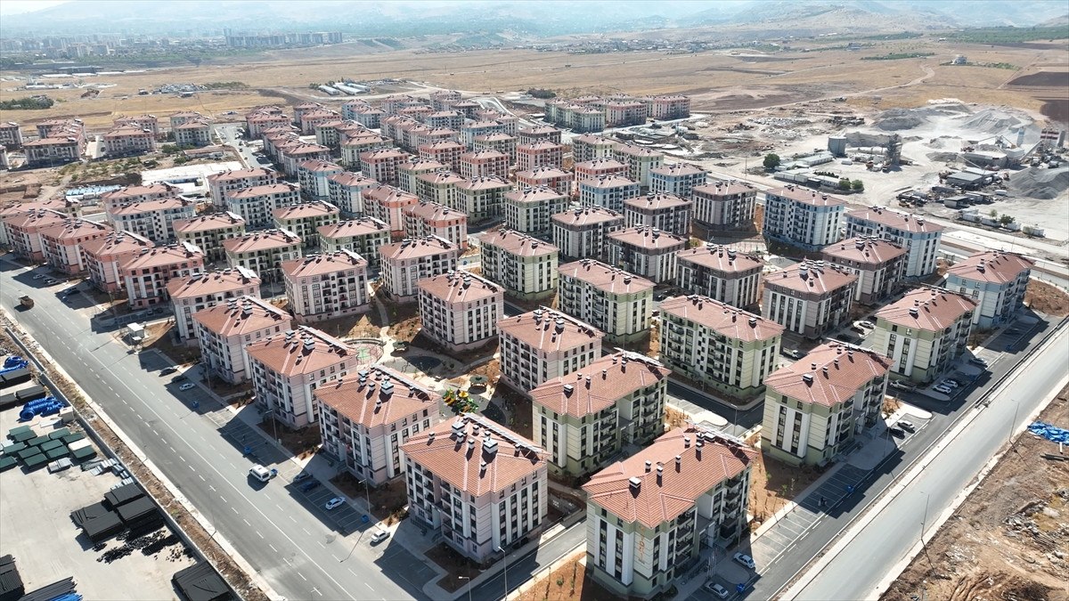 deprem bolgelerinde yil sonunda 452 bin yeni konut teslim edilecek 7 eqyEnFQh