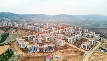 deprem bolgelerinde yil sonunda 452 bin yeni konut teslim edilecek ySOAHH3F