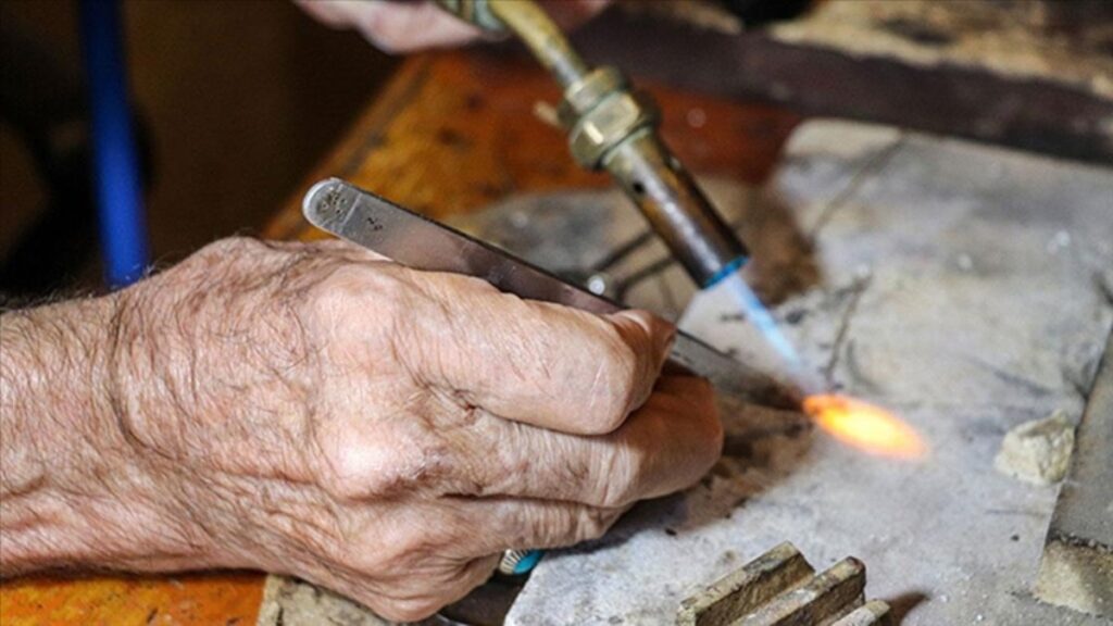 depremzede esnaf 415 milyar liralik kredi kullandi 8aGKJdJf