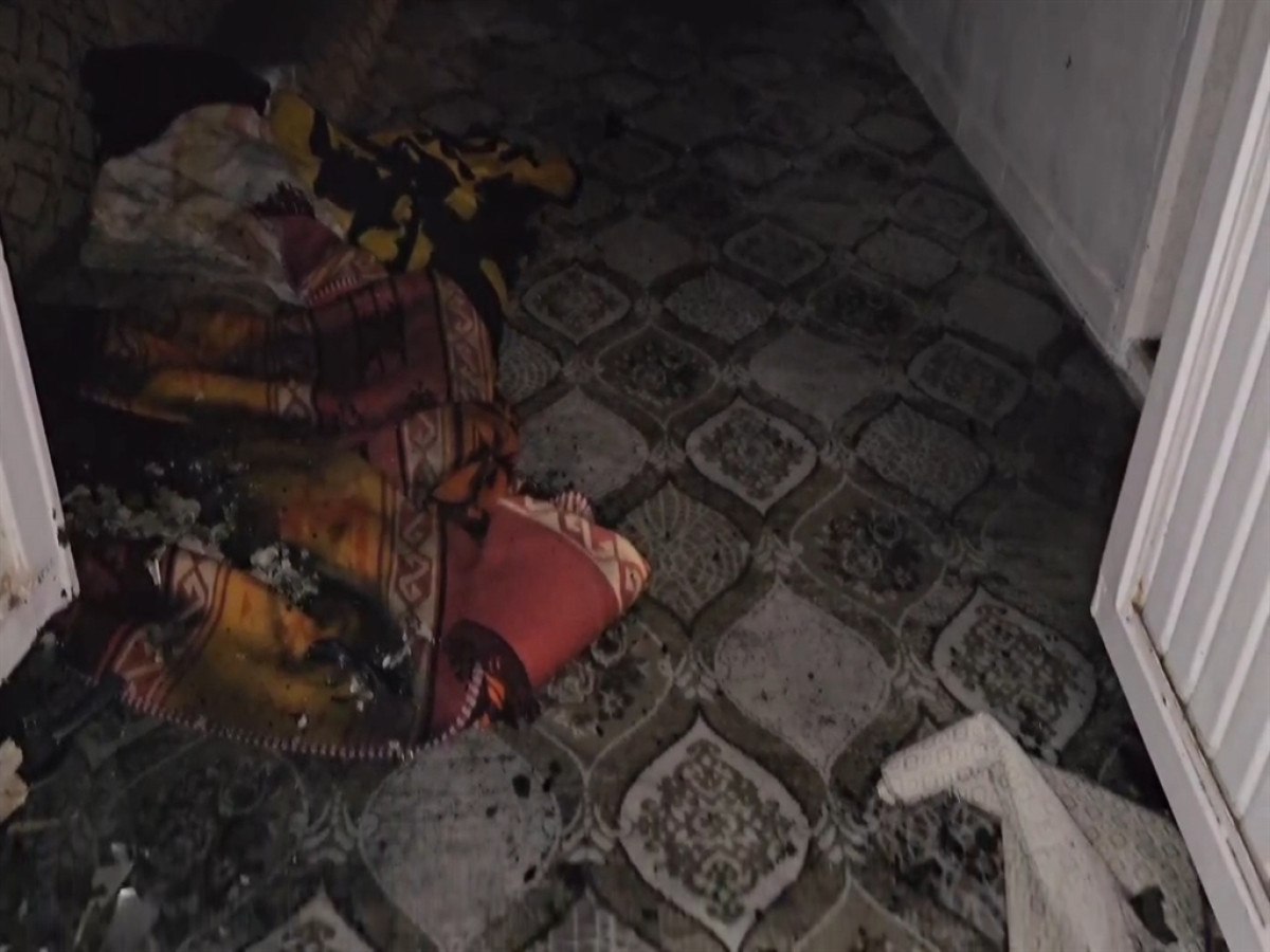 diyarbakirda felcli hasta cikan yanginda oldu sigara izmariti sonu oldu 2 vmmsMCEG